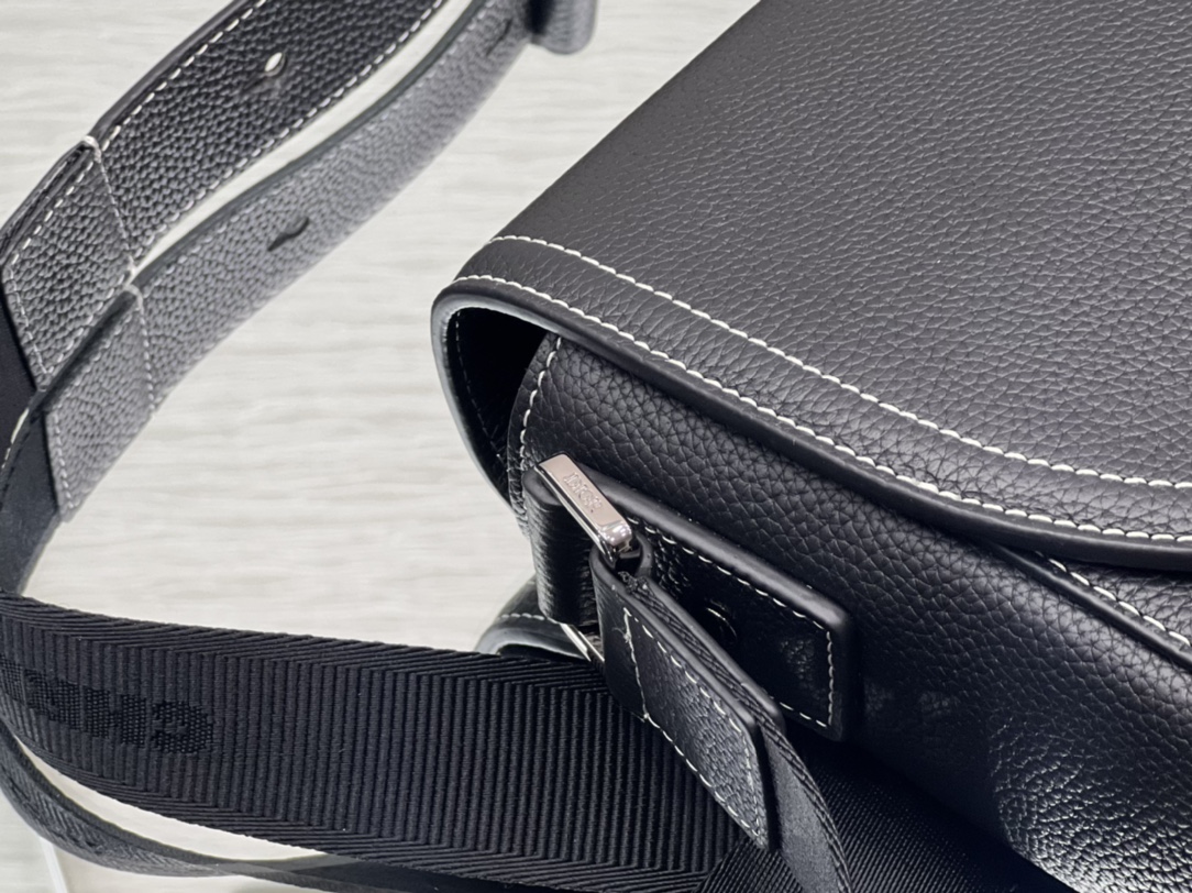 D*or saddle pouch