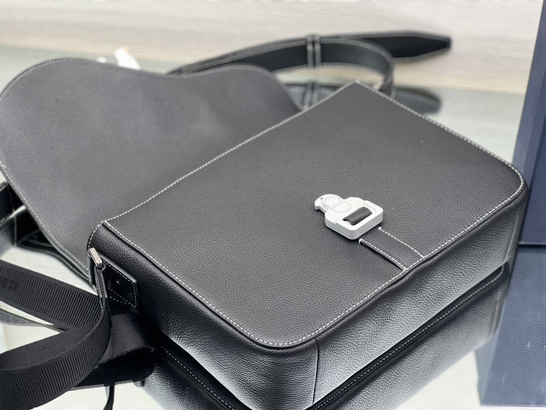 D*or saddle pouch