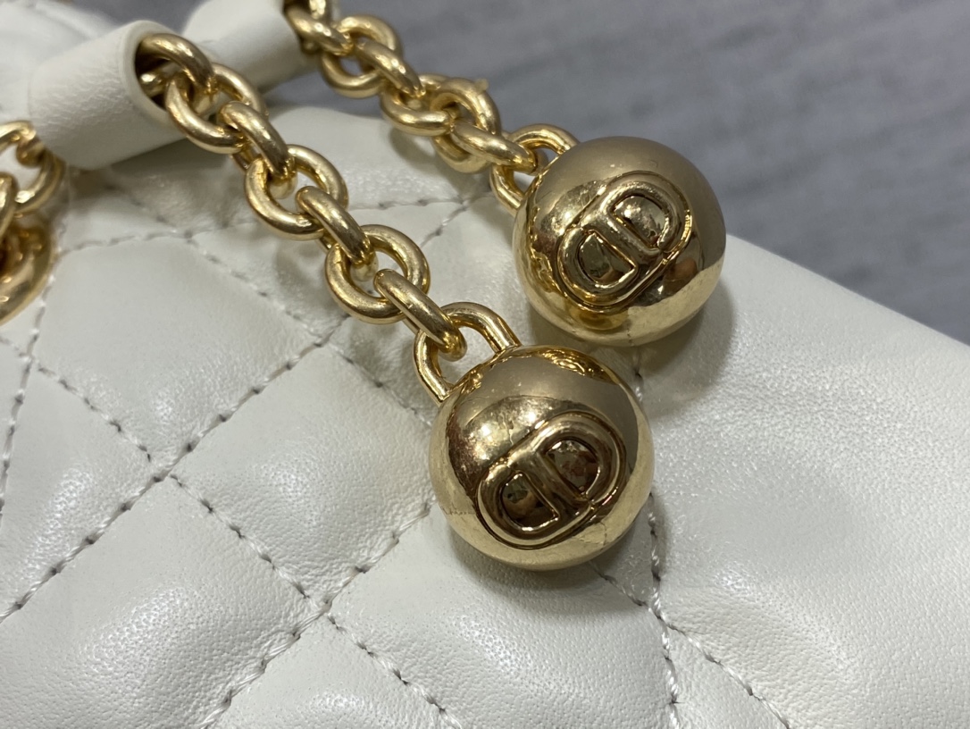 small D*or ammi bag