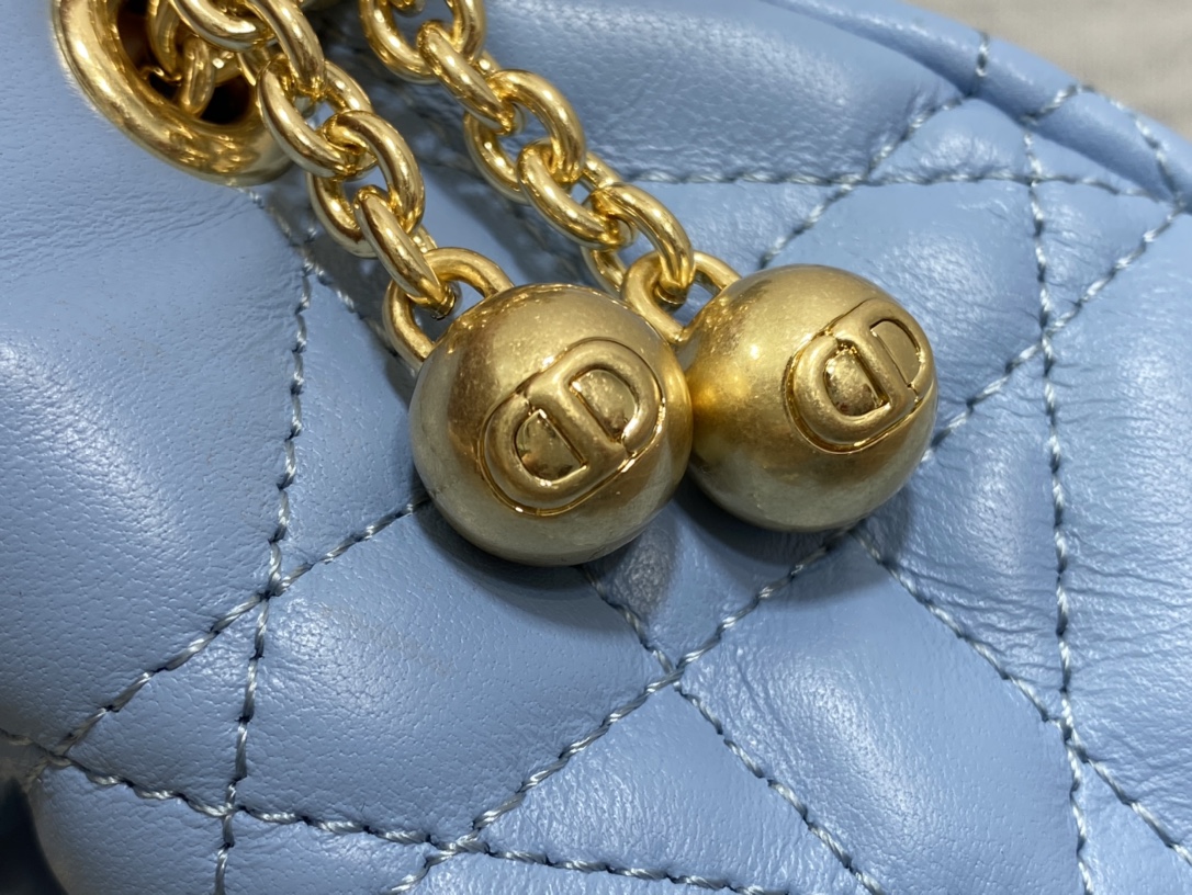 small D*or ammi bag