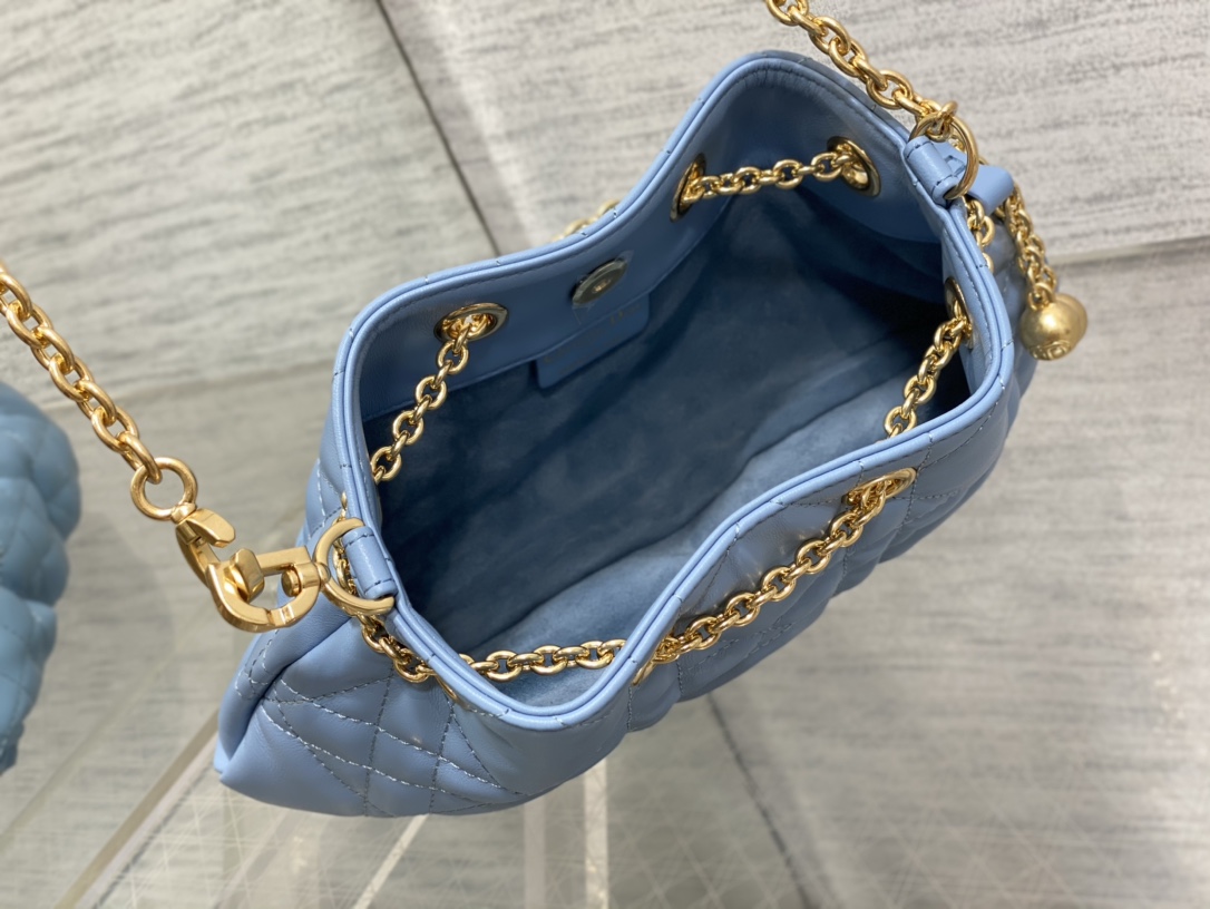 small D*or ammi bag