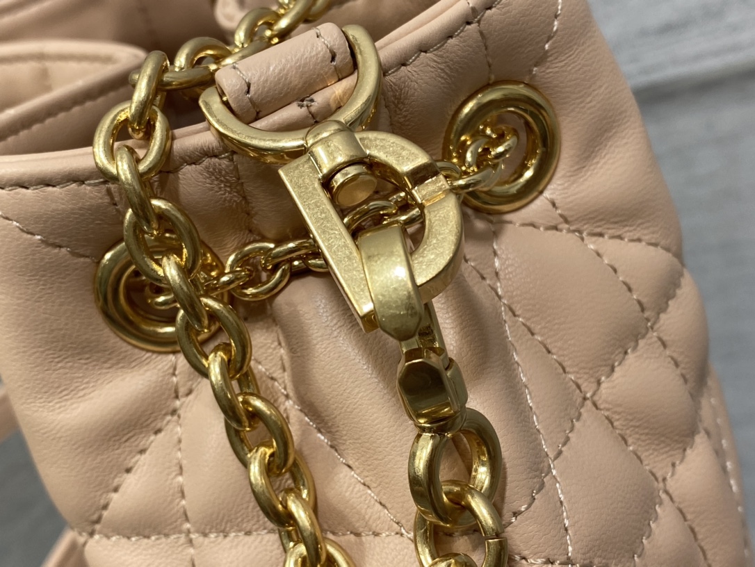 small D*or ammi bag