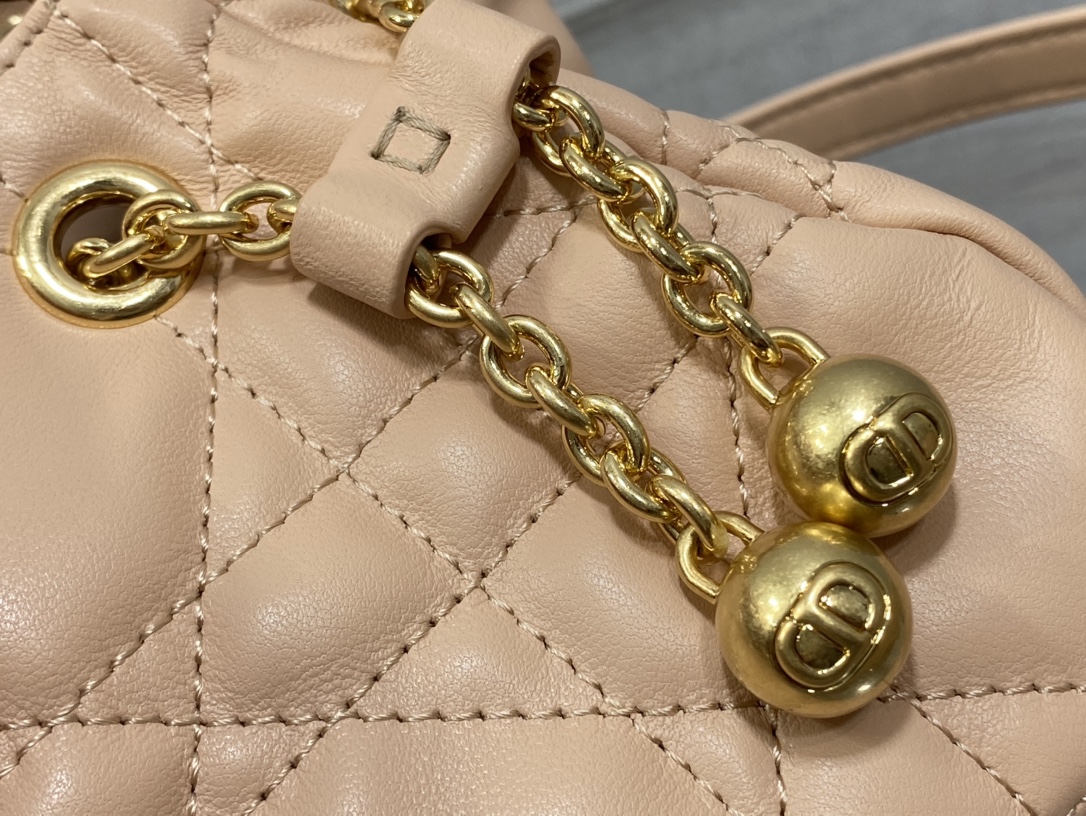 small D*or ammi bag