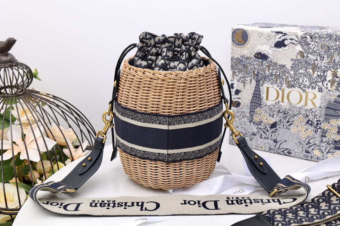 D*or wicker bucket bag mini