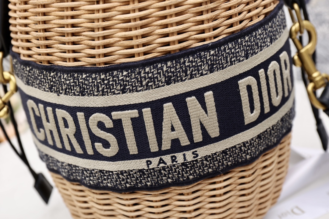 D*or wicker bucket bag mini