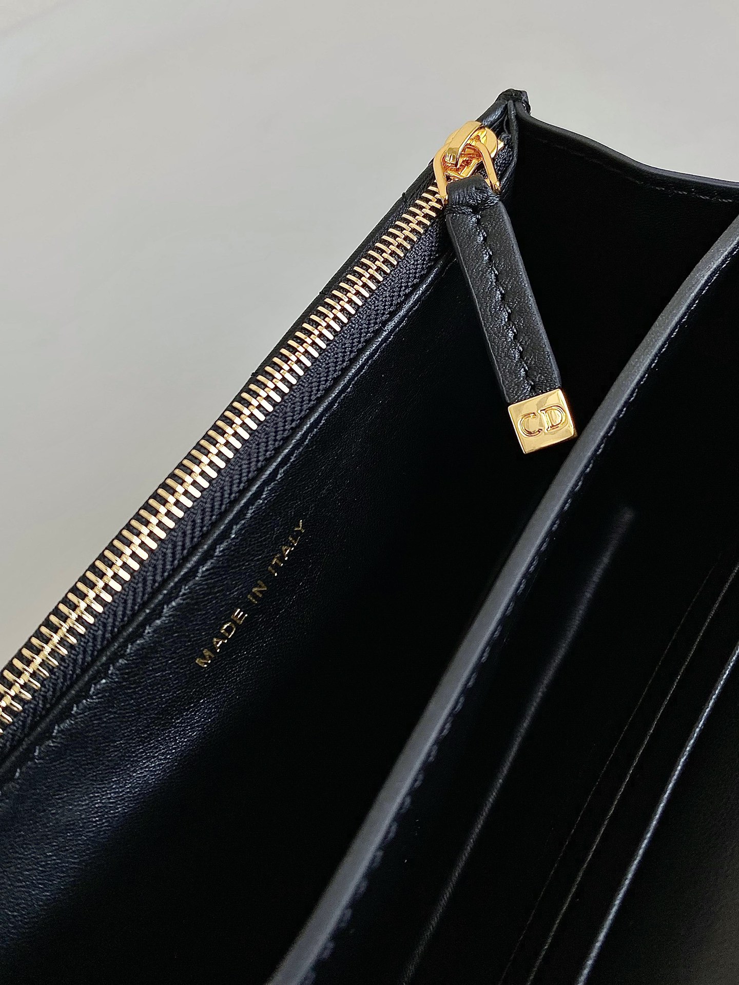 D*or miss caro  bag