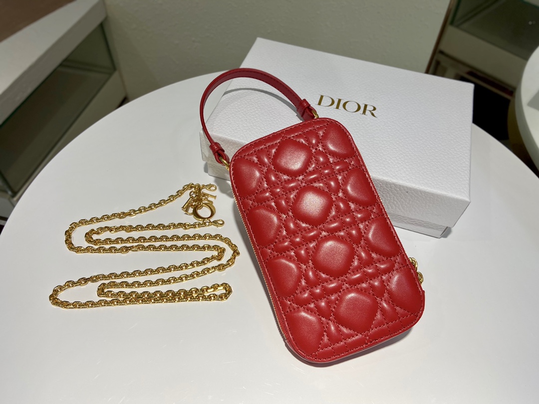 lady D*or phone holder