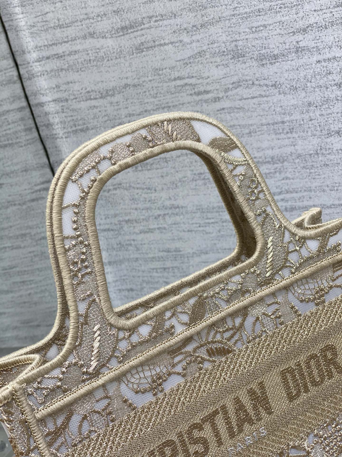 D*or book tote mini