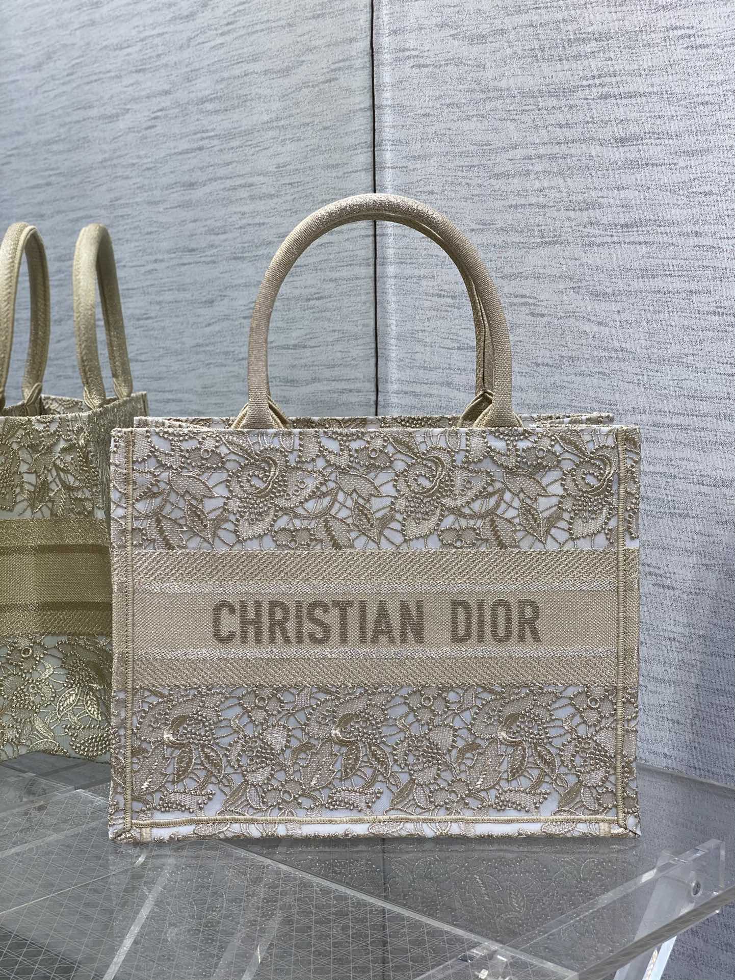 medium D*or book tote