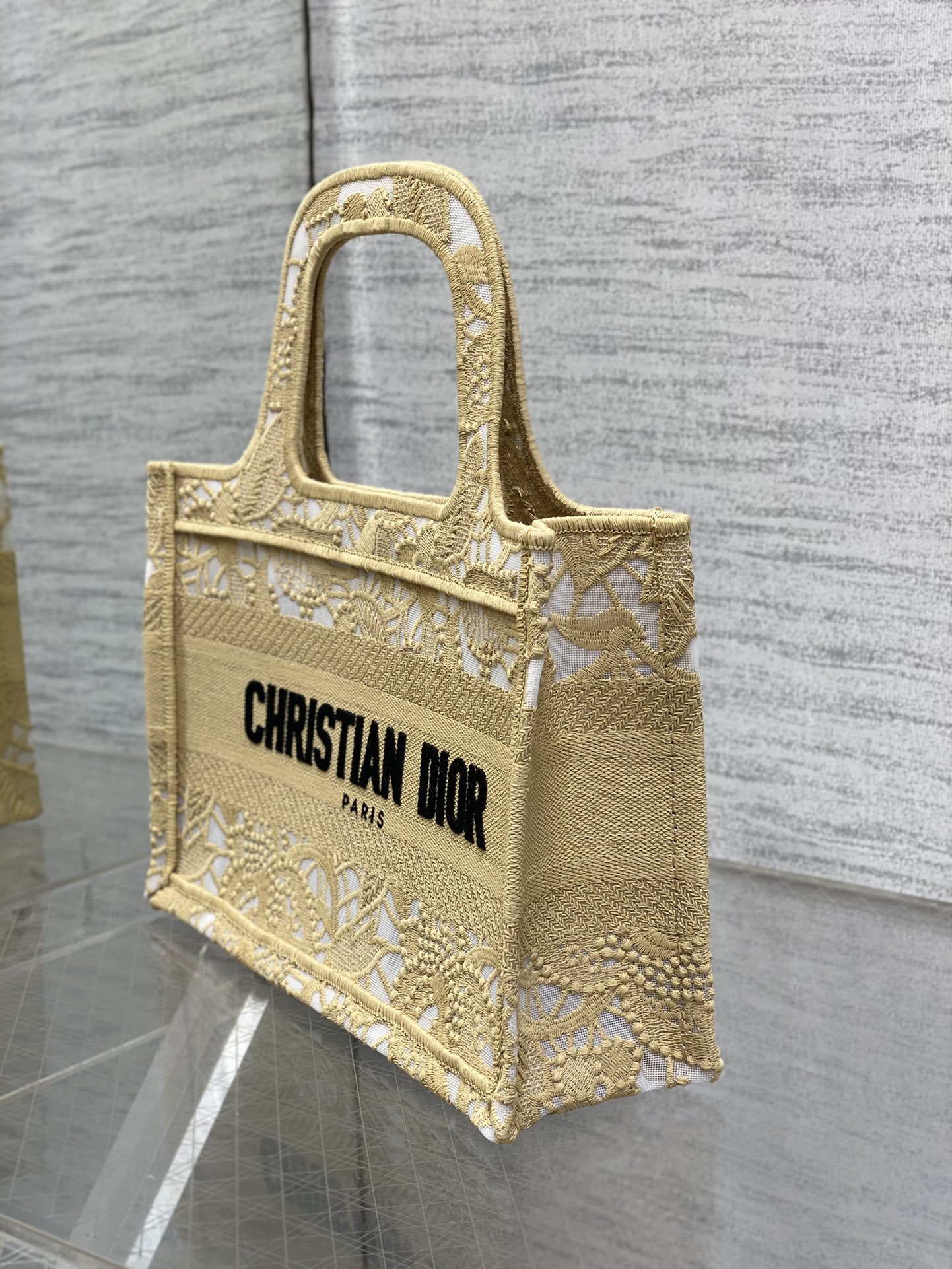 D*or book tote mini