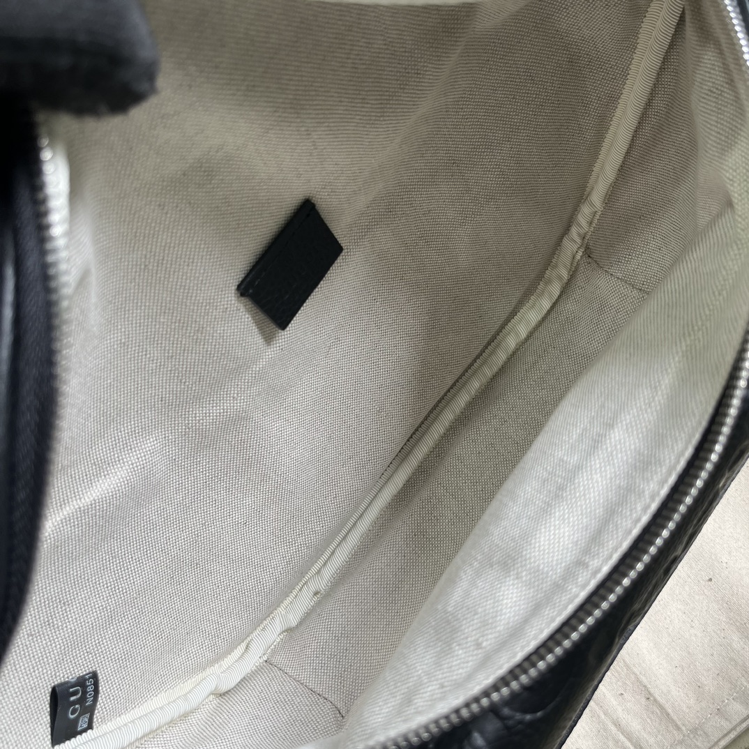 G*u*i jumbo gg belt bag