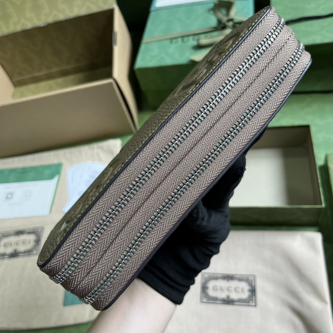 G*u*i jumbo gg travel document case