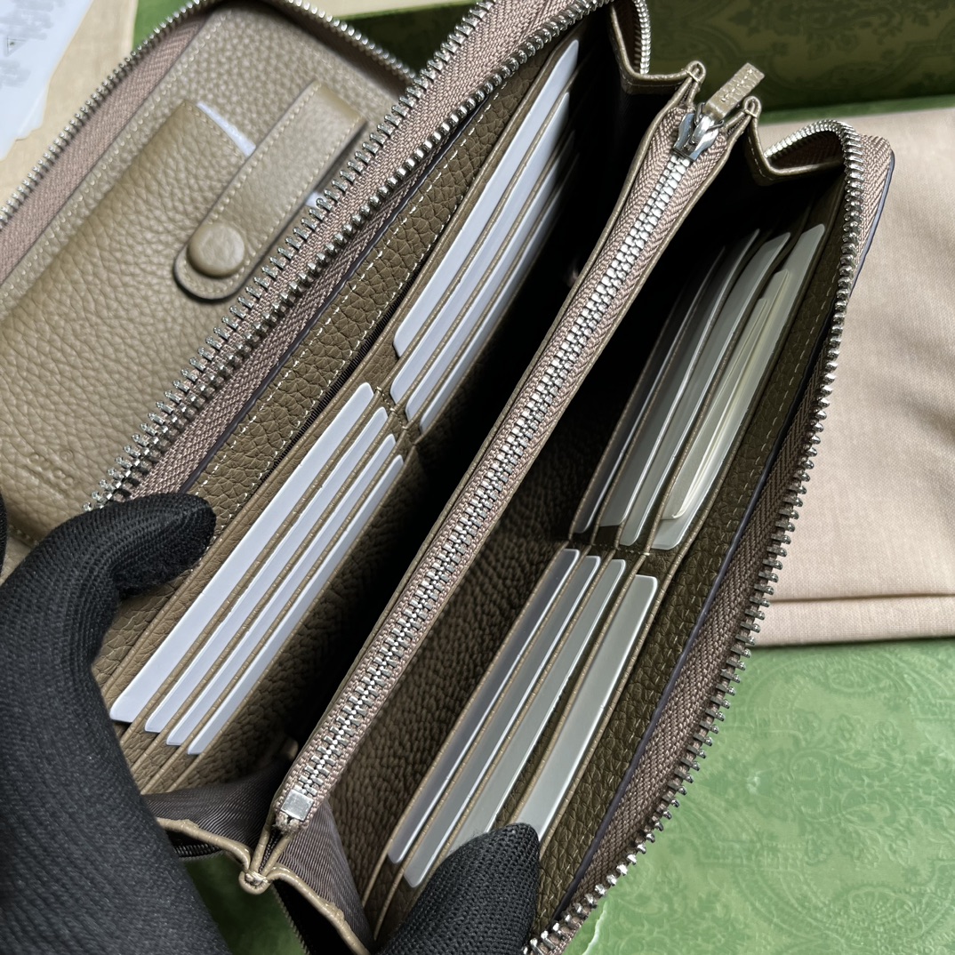 G*u*i jumbo gg travel document case