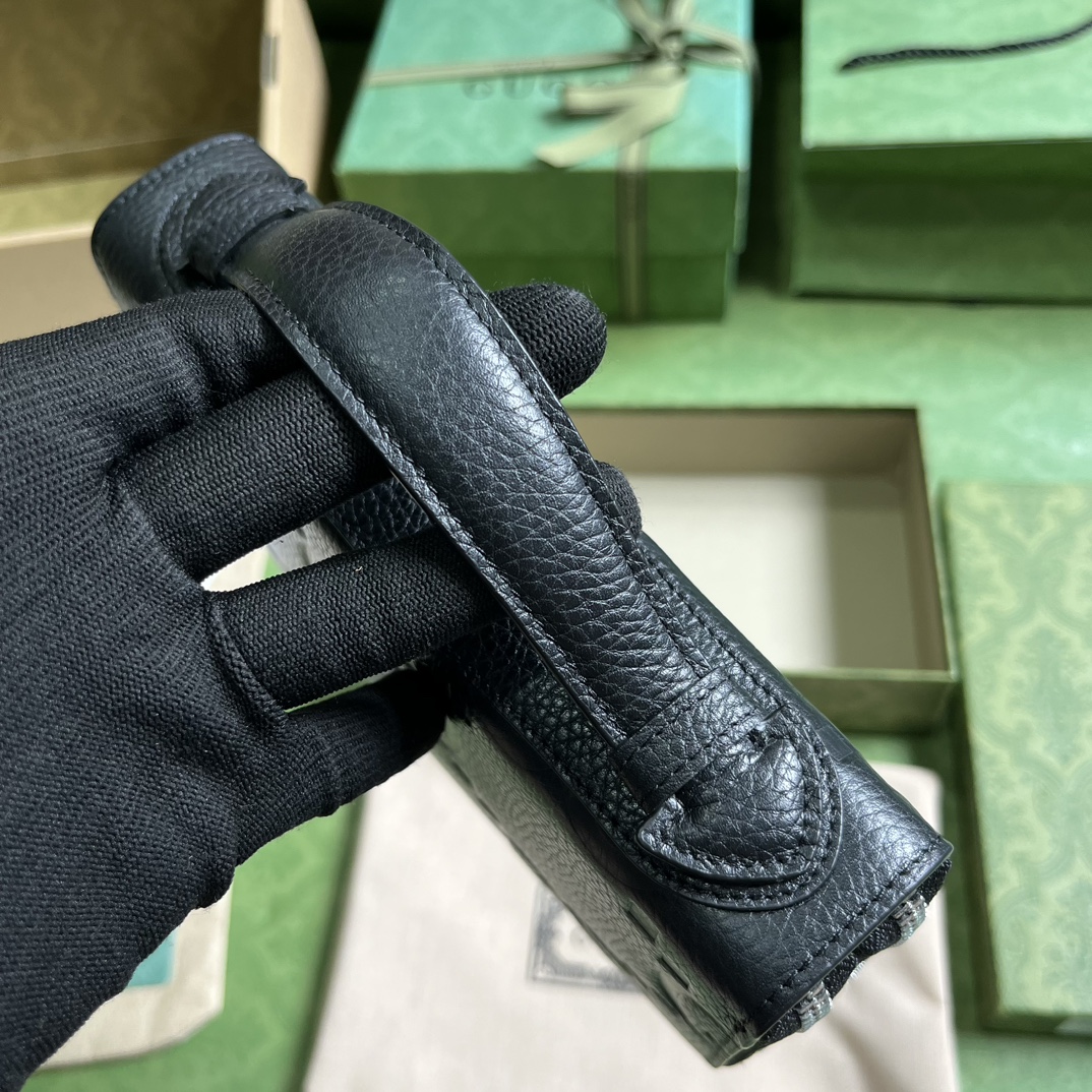 G*u*i jumbo gg travel document case