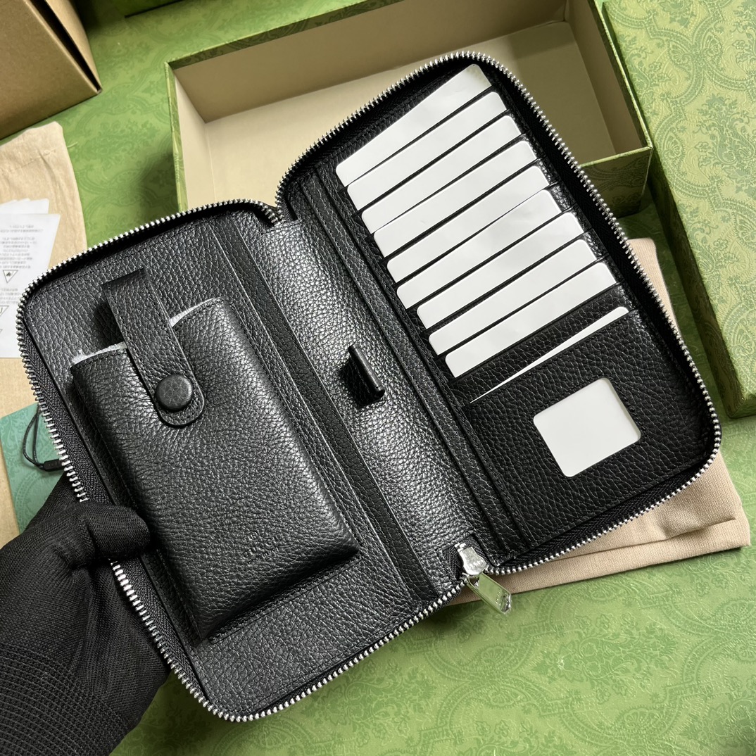 G*u*i jumbo gg travel document case