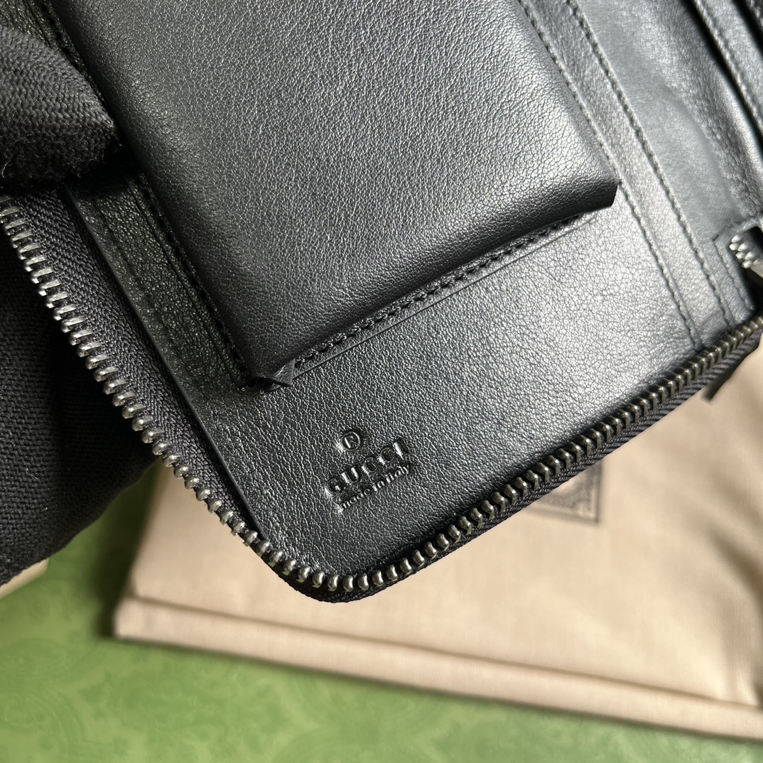 G*u*i jumbo gg travel document case