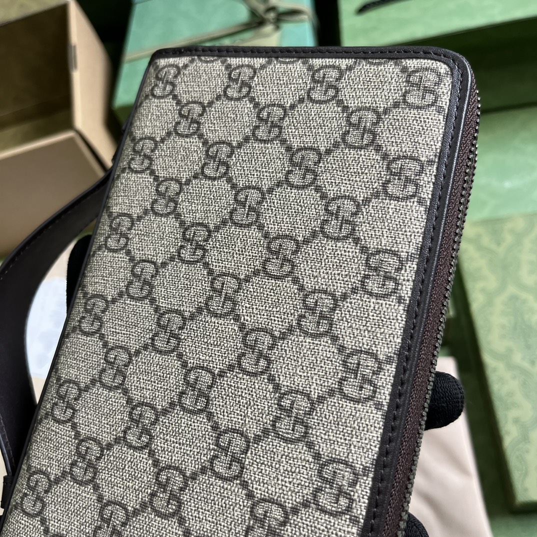 G*u*i jumbo gg travel document case
