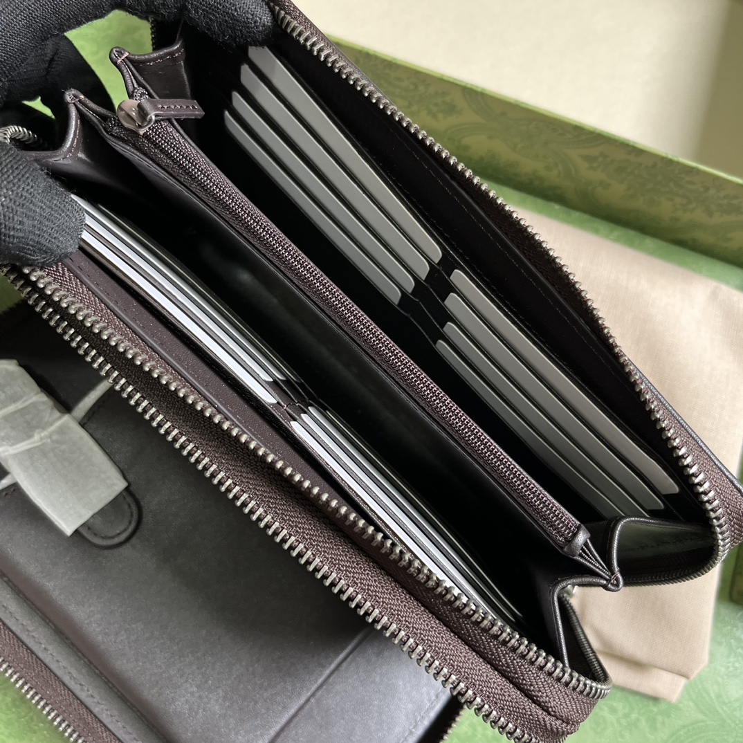 G*u*i jumbo gg travel document case