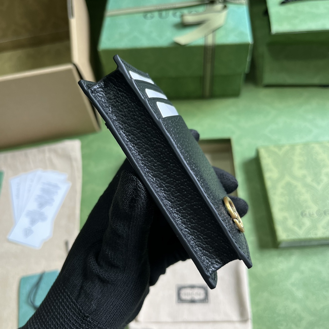 G*u*i gg marmont card case
