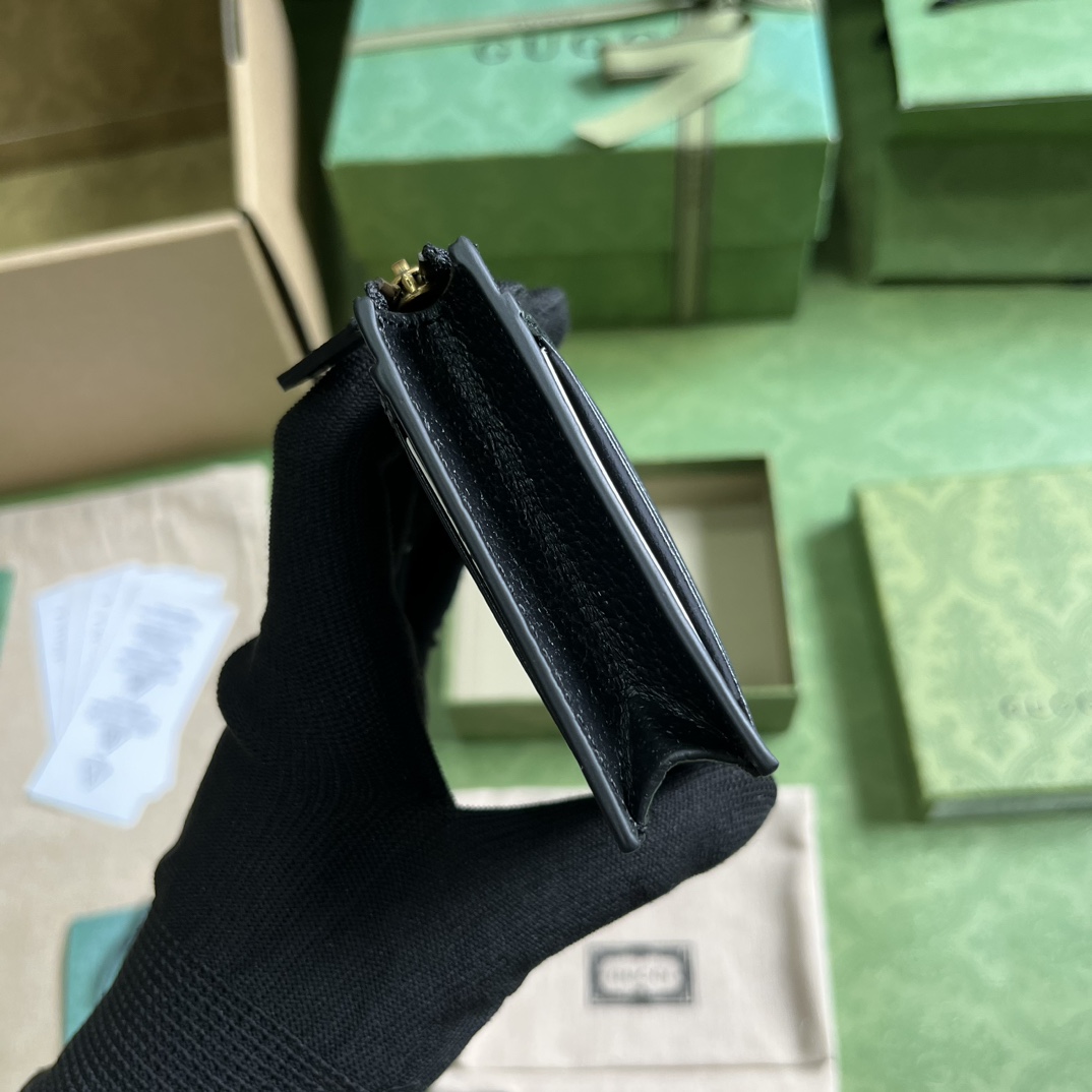 G*u*i gg marmont card case