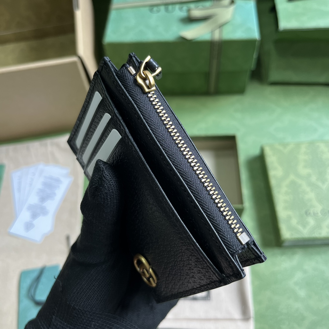 G*u*i gg marmont card case
