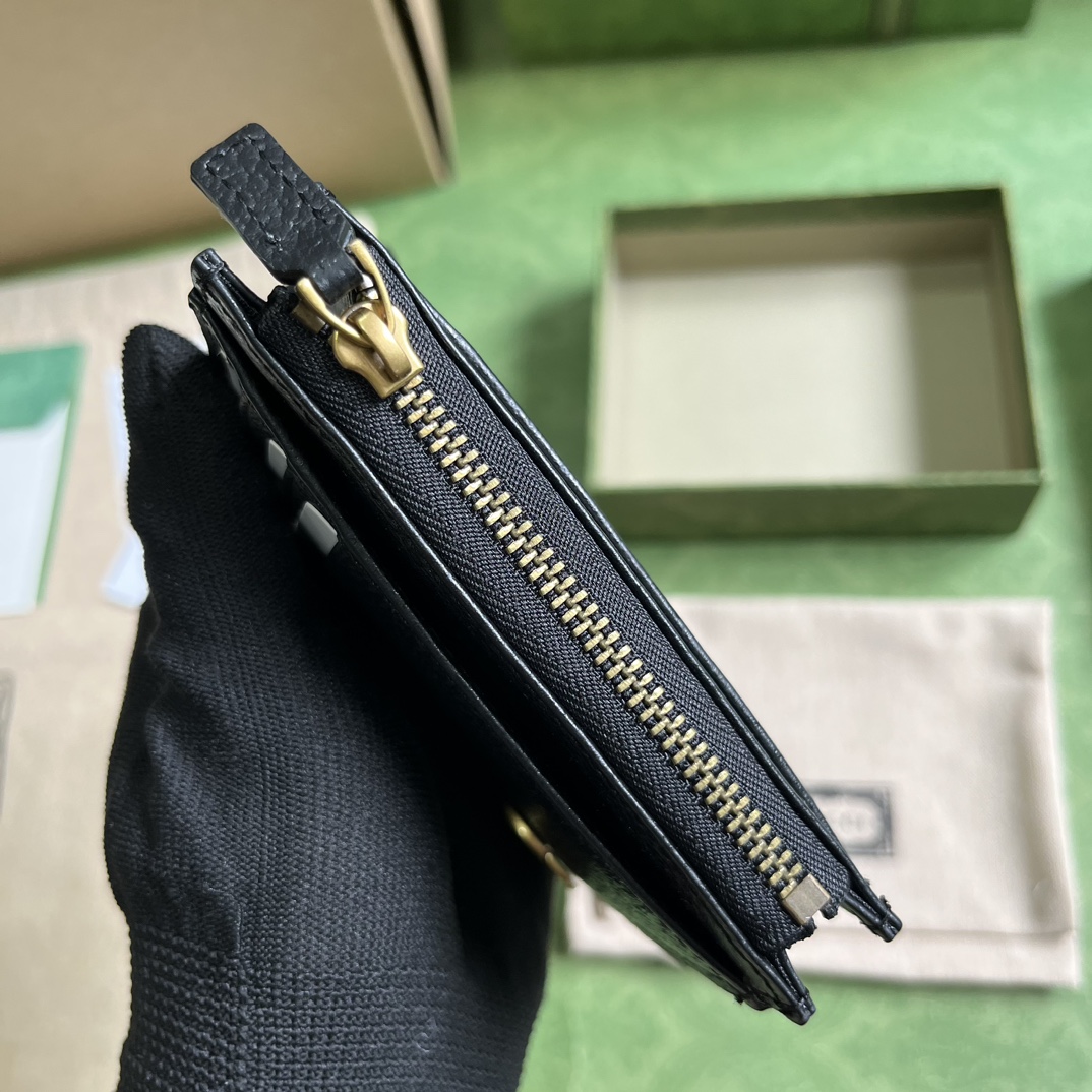 G*u*i gg marmont card case