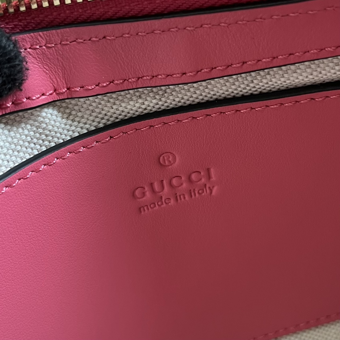 G*u*i matelassé handbag