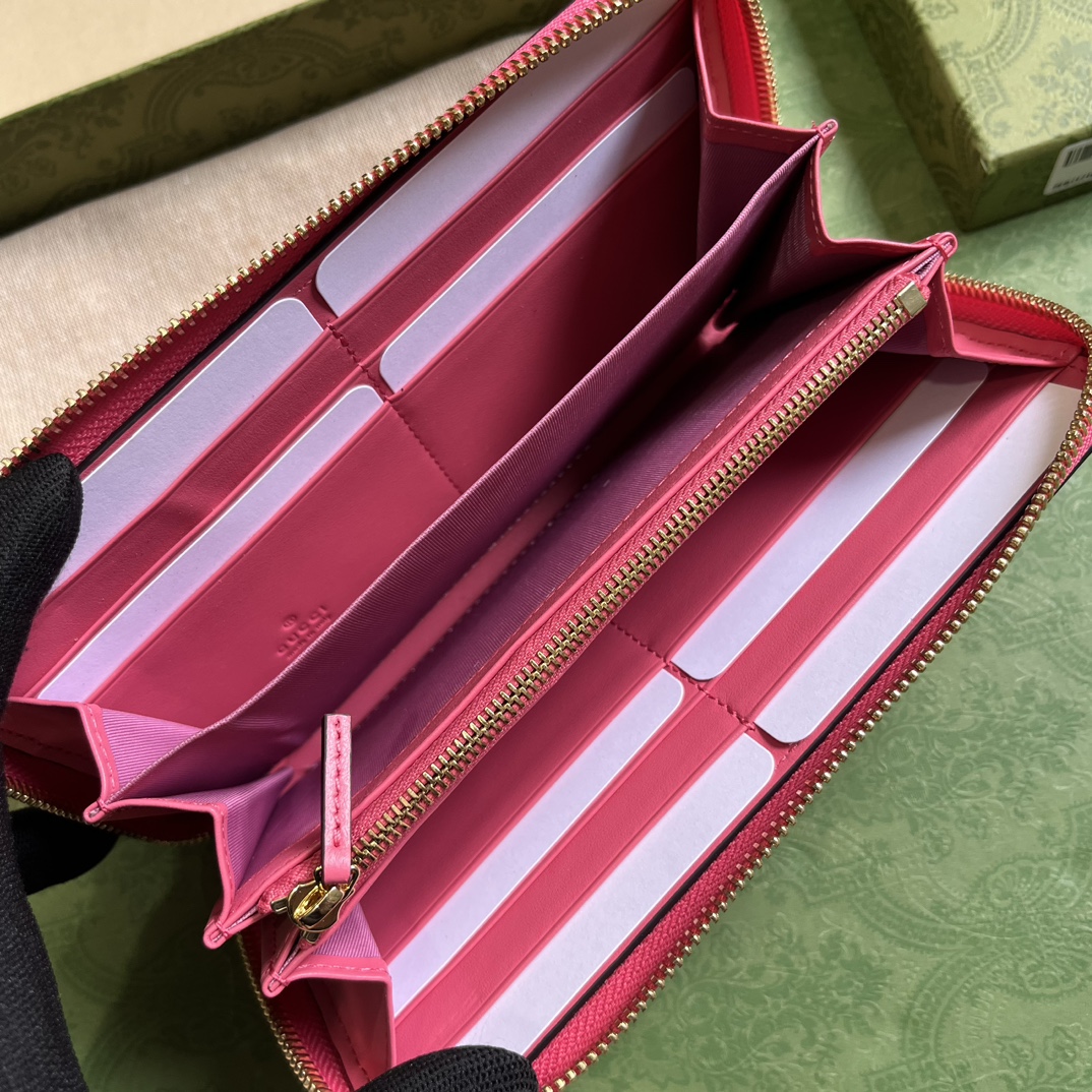 G*u*i gg matelassÉ zip-around wallet