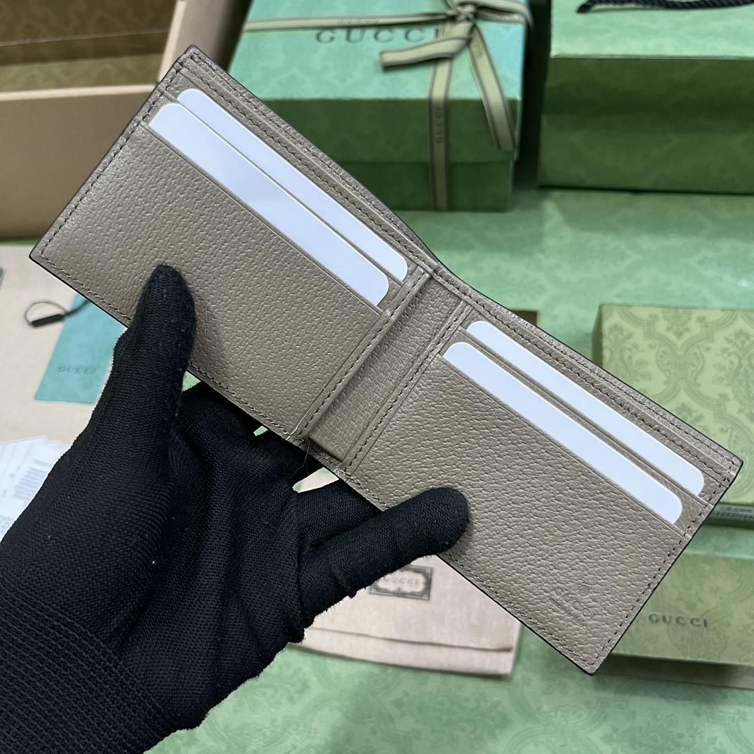 G*u*i gg marmont leather bi-fold wallet