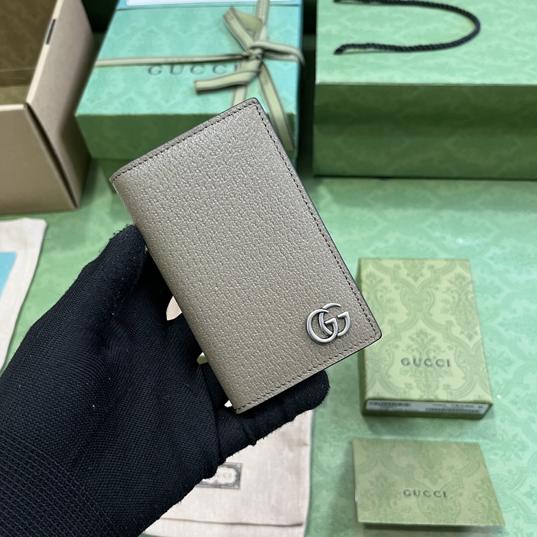 G*u*i gg marmont card case