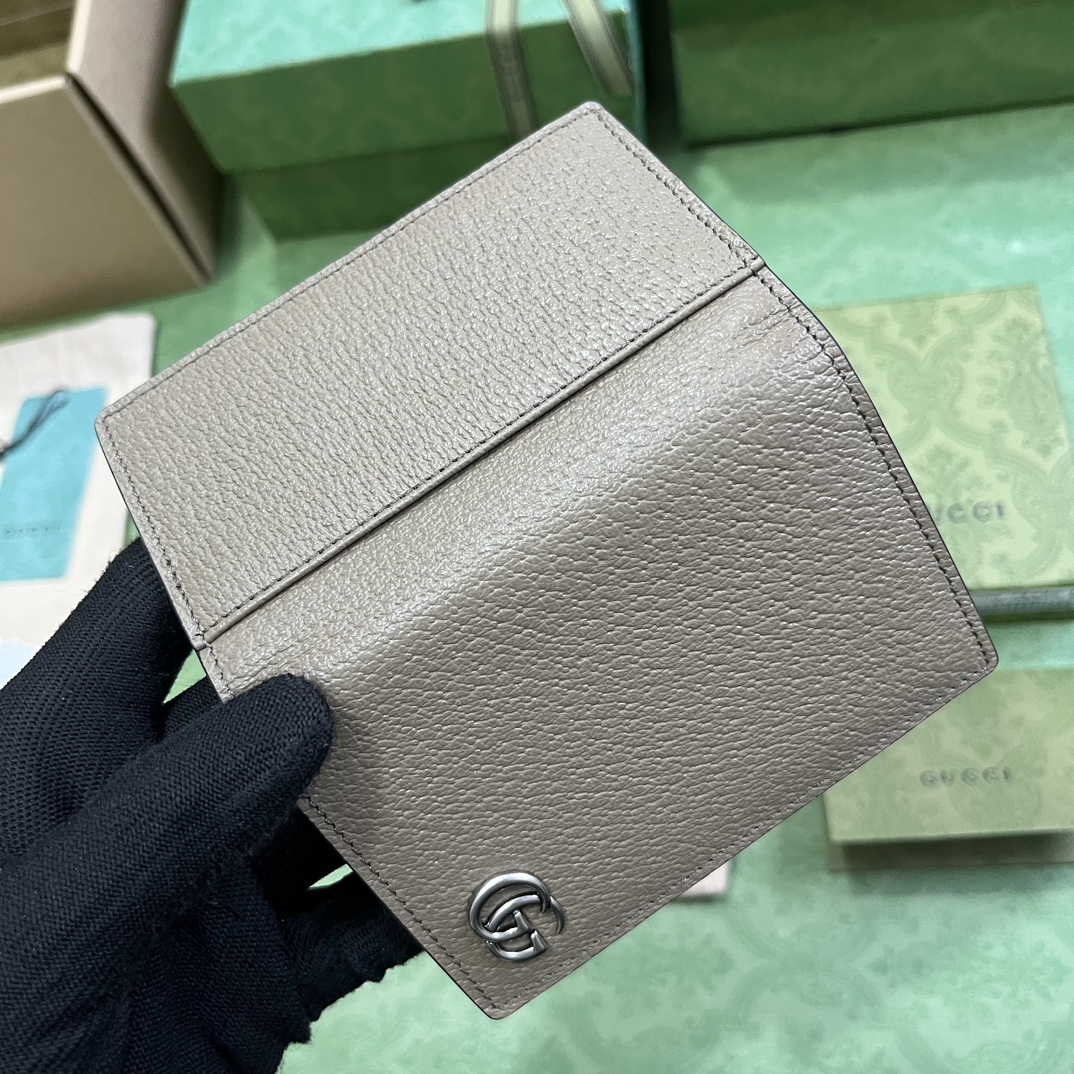 G*u*i gg marmont card case