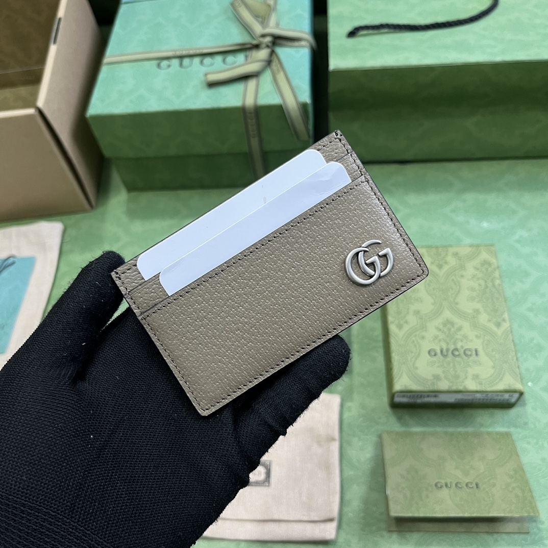 G*u*i gg marmont card case