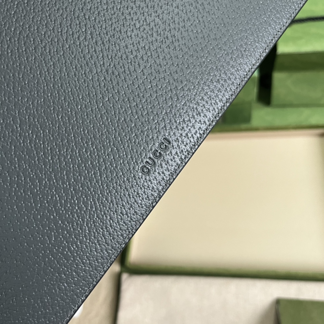 G*u*i gg marmont leather pouch