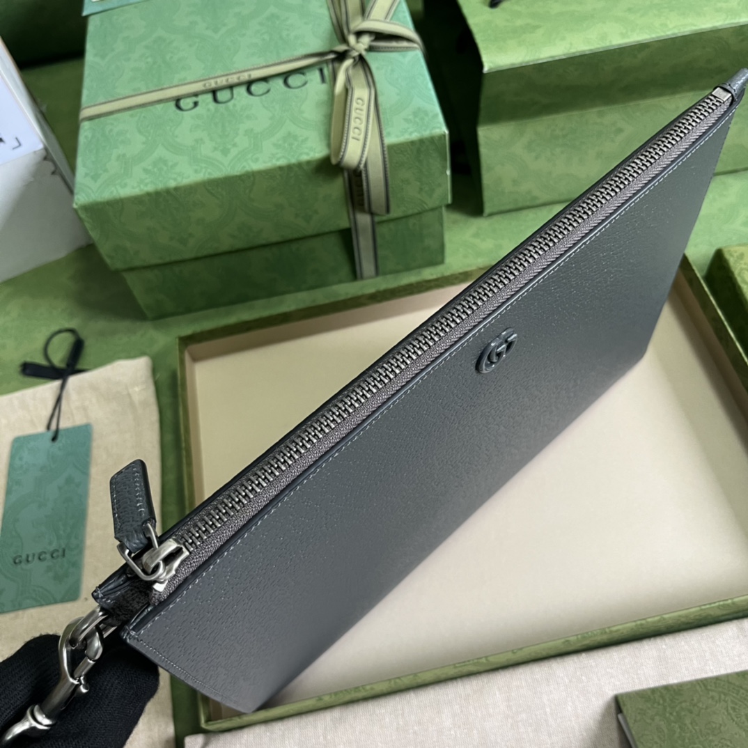 G*u*i gg marmont leather pouch