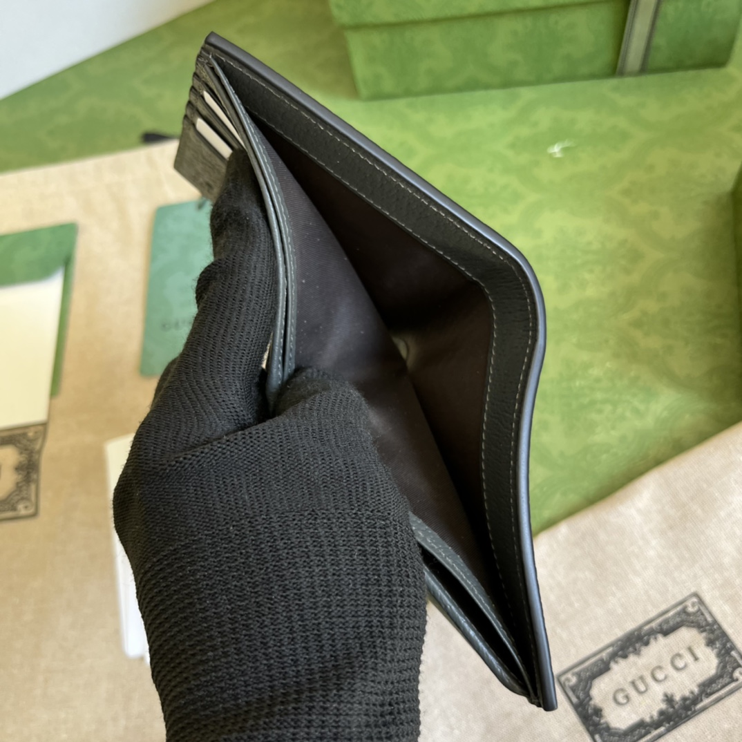 G*u*i gg marmont leather bi-fold wallet