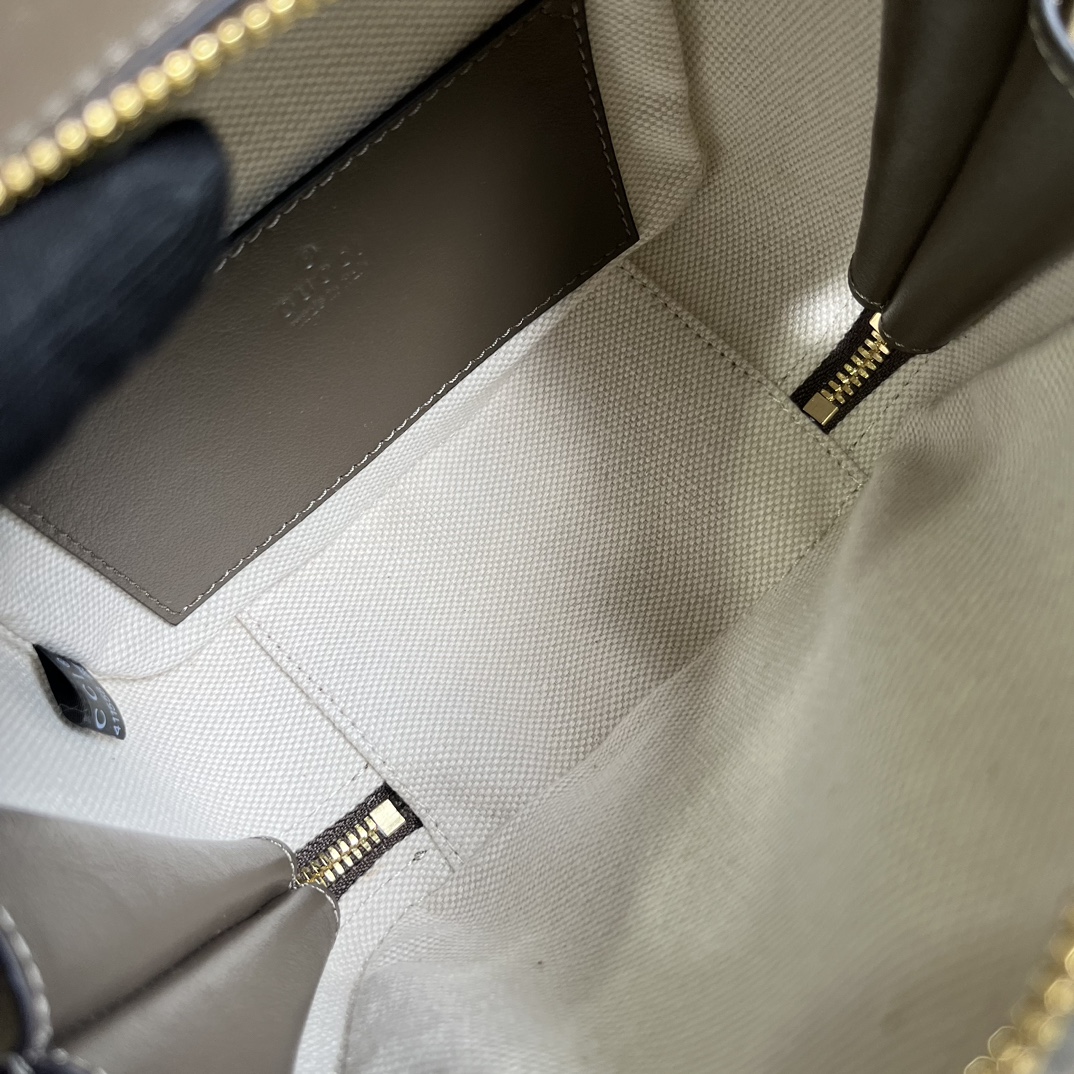 G*u*i blondie top handle bag
