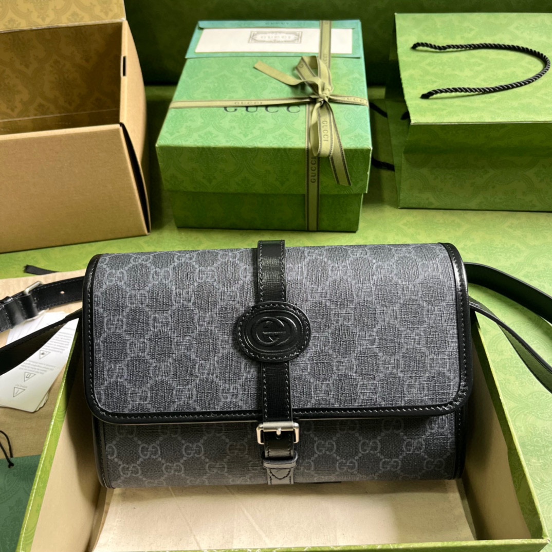 G*u*i gg messenger bag with interlocking g
