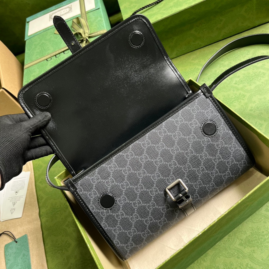 G*u*i gg messenger bag with interlocking g