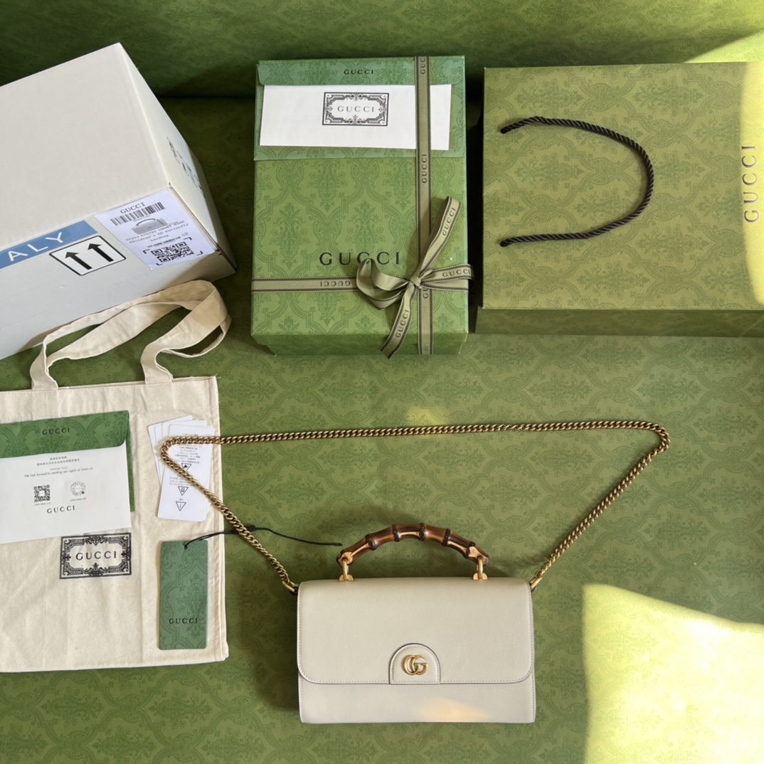 G*u*i diana small bag