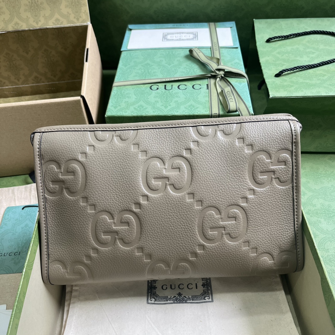 G*u*i jumbo gg pouch