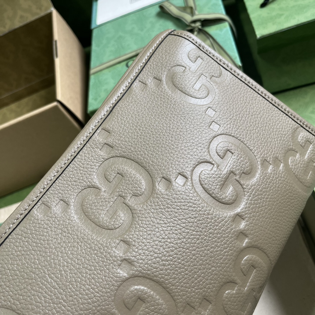 G*u*i jumbo gg pouch