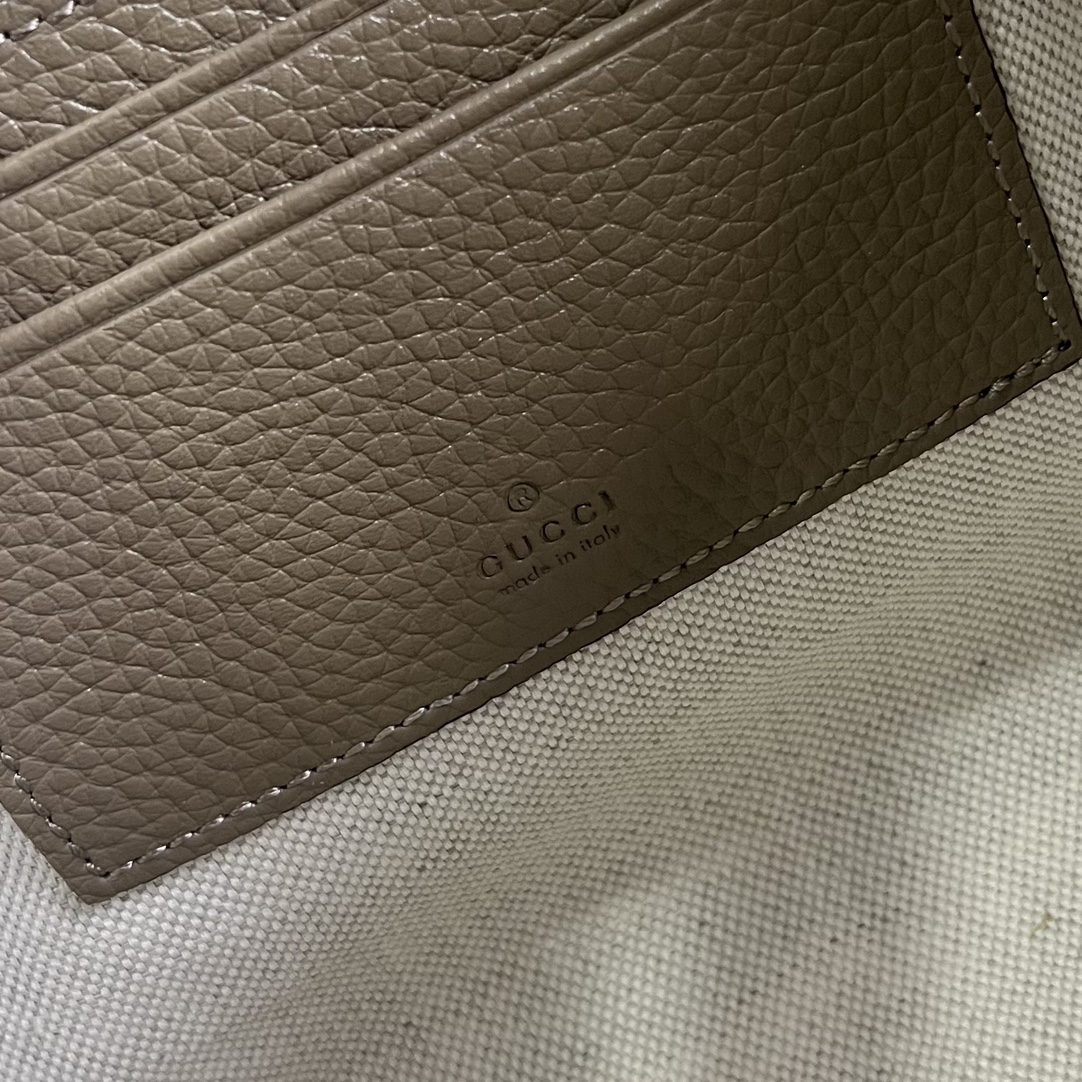 G*u*i jumbo gg pouch