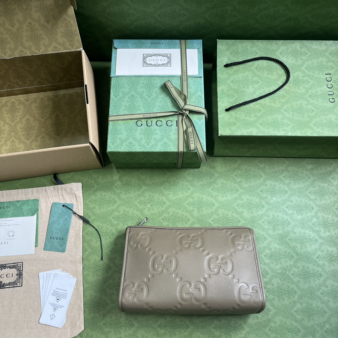 G*u*i jumbo gg pouch