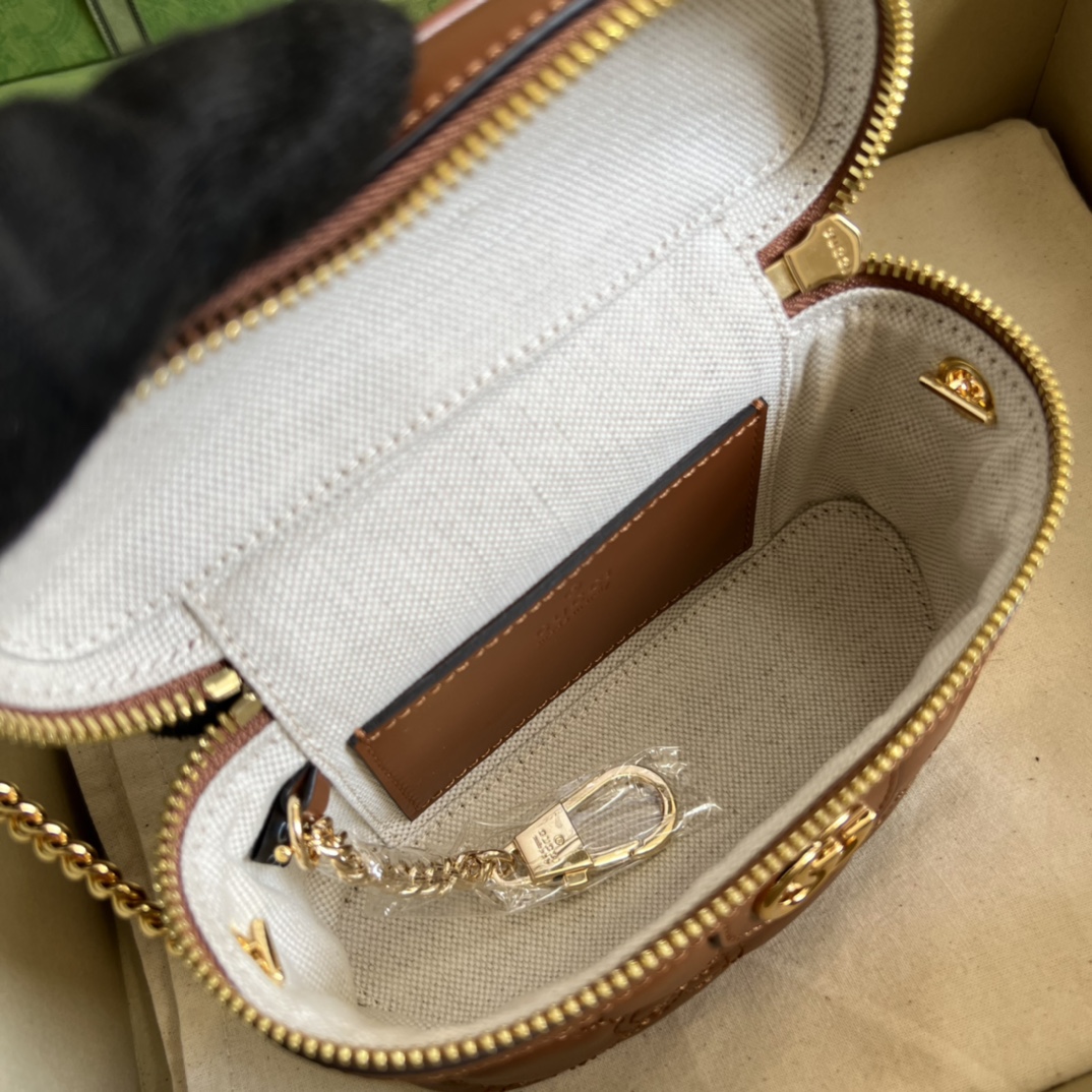 G*u*i gg matelassÉ top handle mini bag