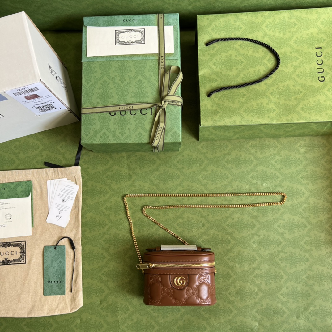 G*u*i gg matelassÉ top handle mini bag