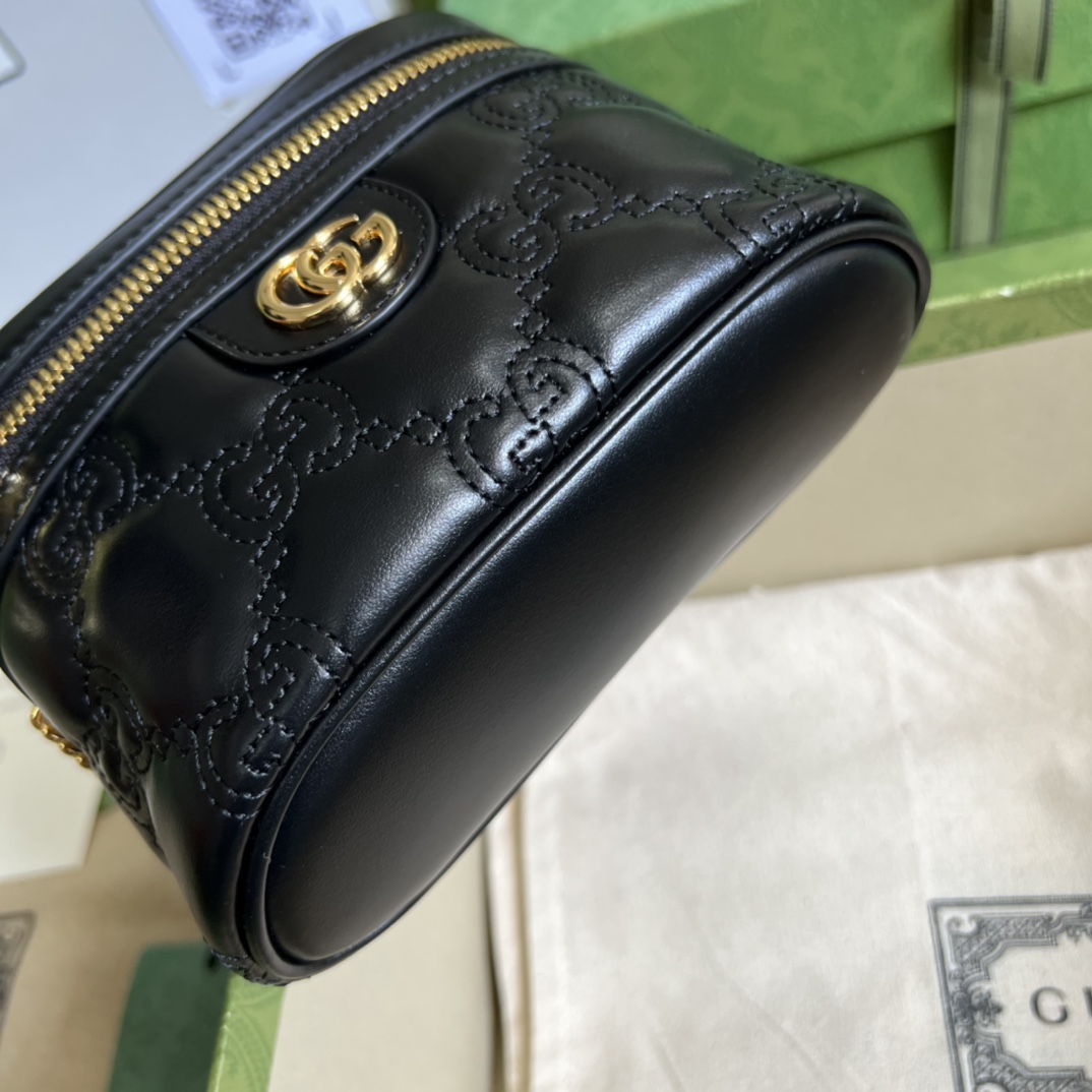 G*u*i gg matelassÉ top handle mini bag