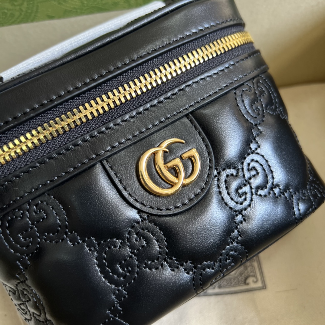 G*u*i gg matelassÉ top handle mini bag