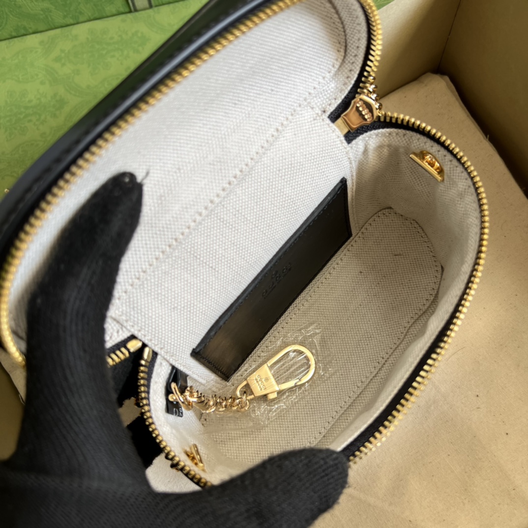 G*u*i gg matelassÉ top handle mini bag