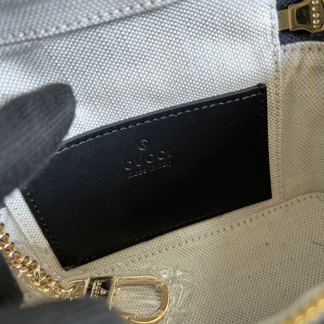 G*u*i gg matelassÉ top handle mini bag