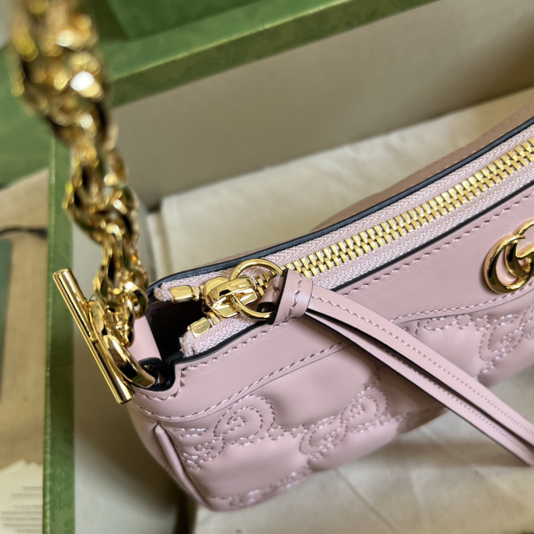 G*u*i matelassé handbag